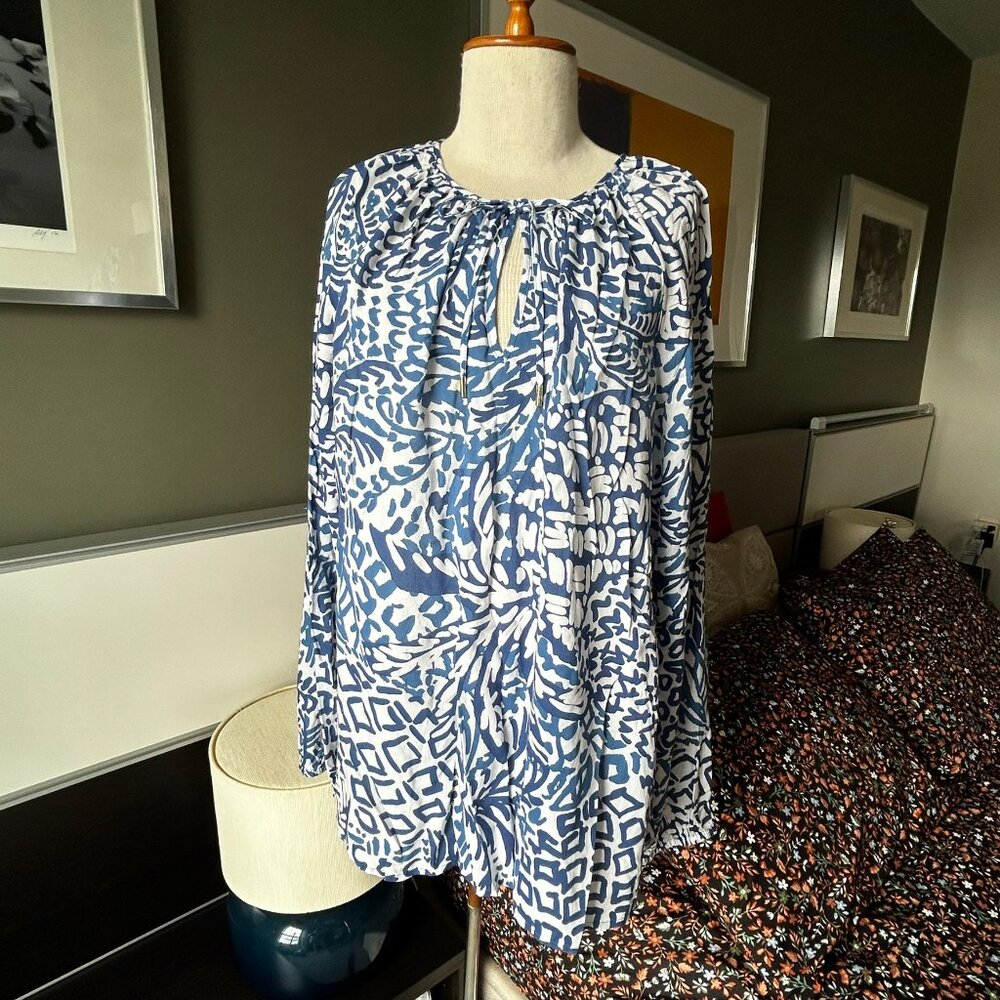 - Lilly Pulitzer Willa Top Flowy Blue & White Keyhole Neck Strings LARGE - P2321 - Picture 6 of 9
